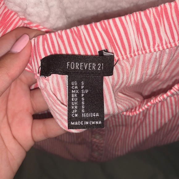 off the shoulder pink & white crop top - Picture 3 of 3